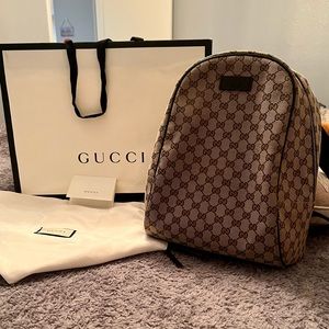 Gucci Backpack 100% authentic. Brown color. Beautiful